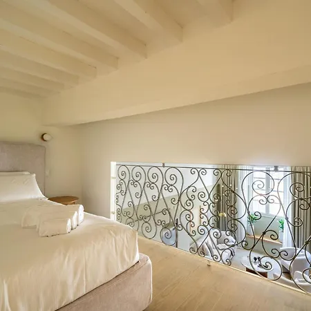 Deservi Charming Donatello Apartman