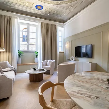 Deservi Charming Donatello Apartman